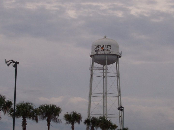 Dade City, FL: Dade City's water tower,located in the Business Center but seen for miles.