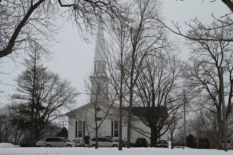 Payson, IL: Church on town square
