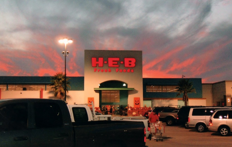 League City, TX: league city, tx: the sun is going down at H E B, shot at bay colony.