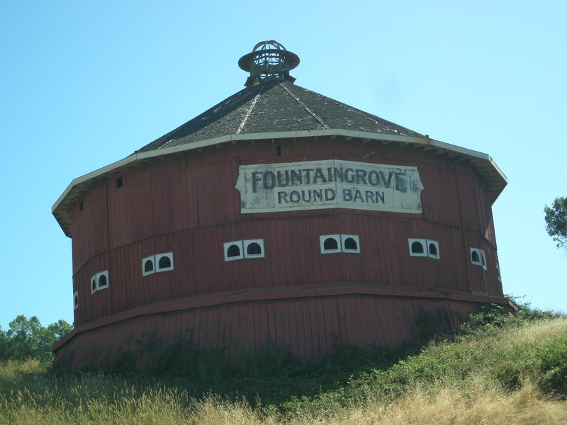 Santa Rosa, CA: This is the Santa Rosa Round Barn I know, I have never seen a white one!