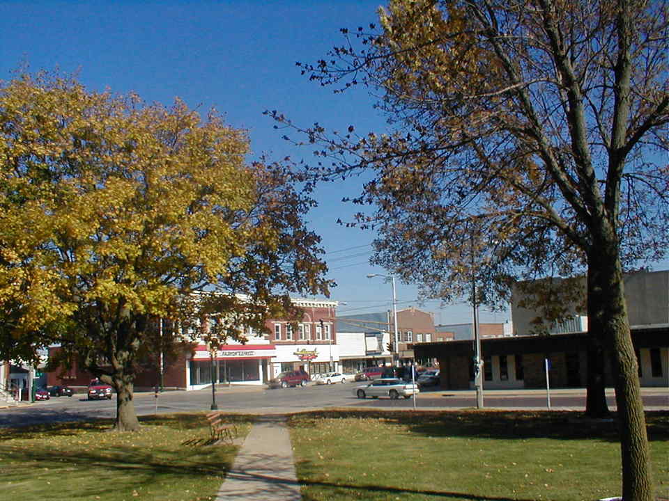 Grundy Center, IA: Grund Center, Iowa From courthouse looking East on G Ave (Main Street)