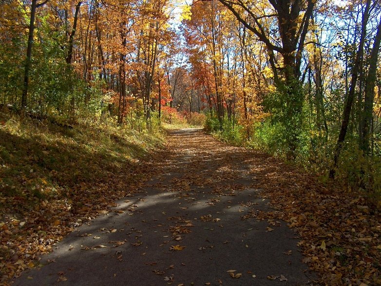 Savage, MN: Walking Path around Featherstone Lake. Savage Minnesota