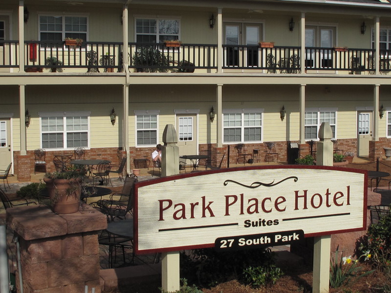Dahlonega, GA: Park Place Hotel & Suites on the Square