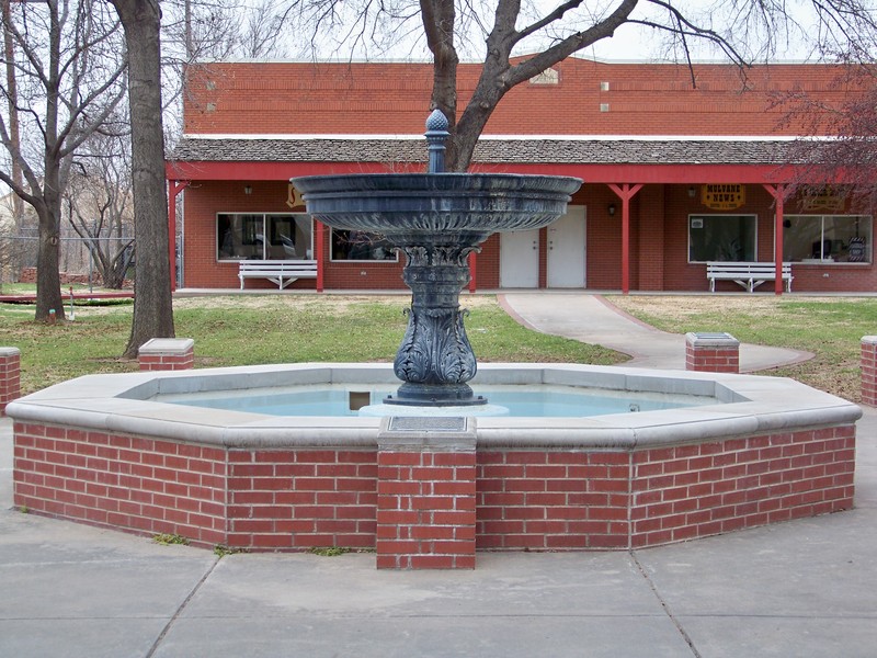 Mulvane, KS: Mulvane, Ks fountain used for horses until 1916