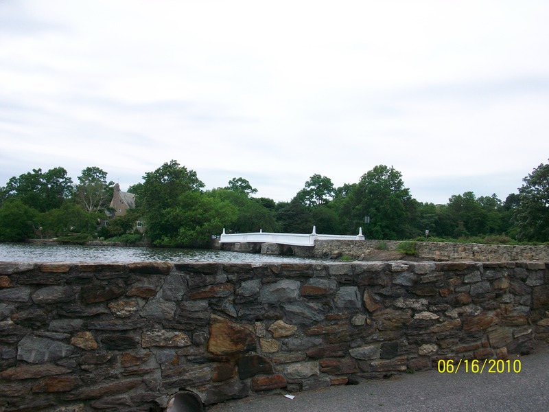 Larchmont, NY: Bridge in Larchmont, NY