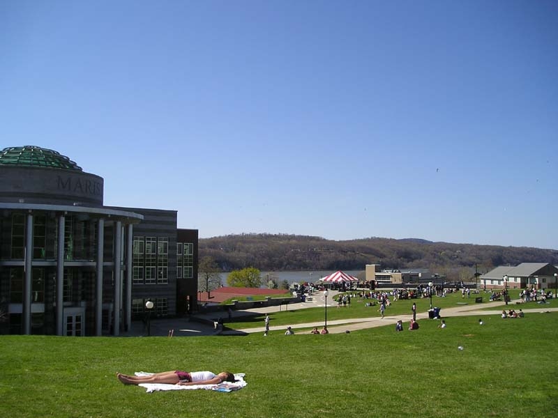 Poughkeepsie, NY: The Marist College "green" on a warm day