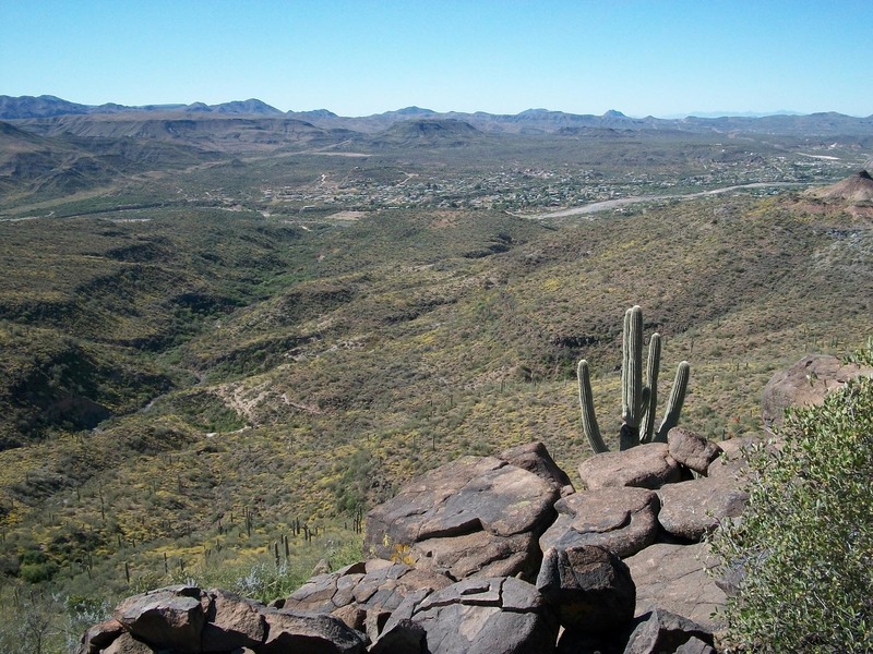 Black Canyon City, AZ: Black Canyon City in distance viewed from Indian ruins