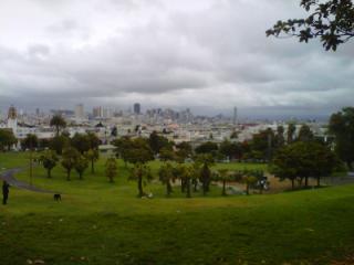 San Francisco, CA: Dolores Park & San Francisco Skyline