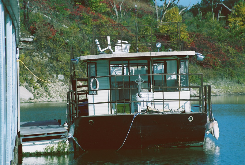 Manhattan, KS: Boat on Tuttle Creek Lake