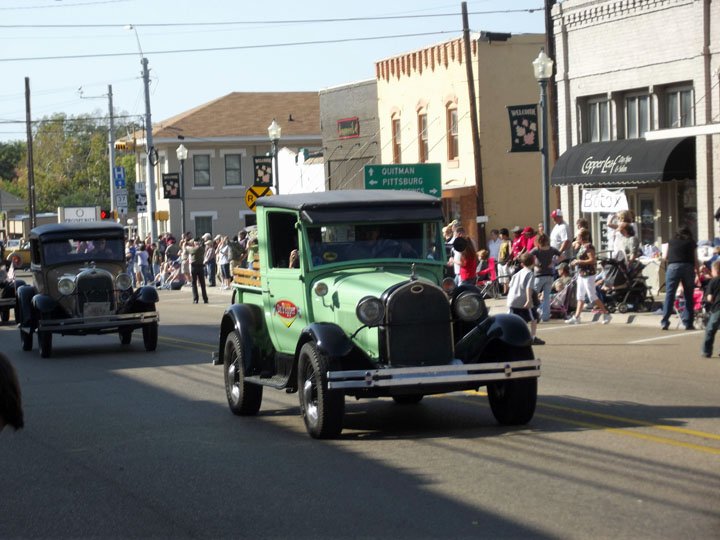 Winnsboro, TX: Old Car Parade on Main - Part of Autumn Fest Celebration