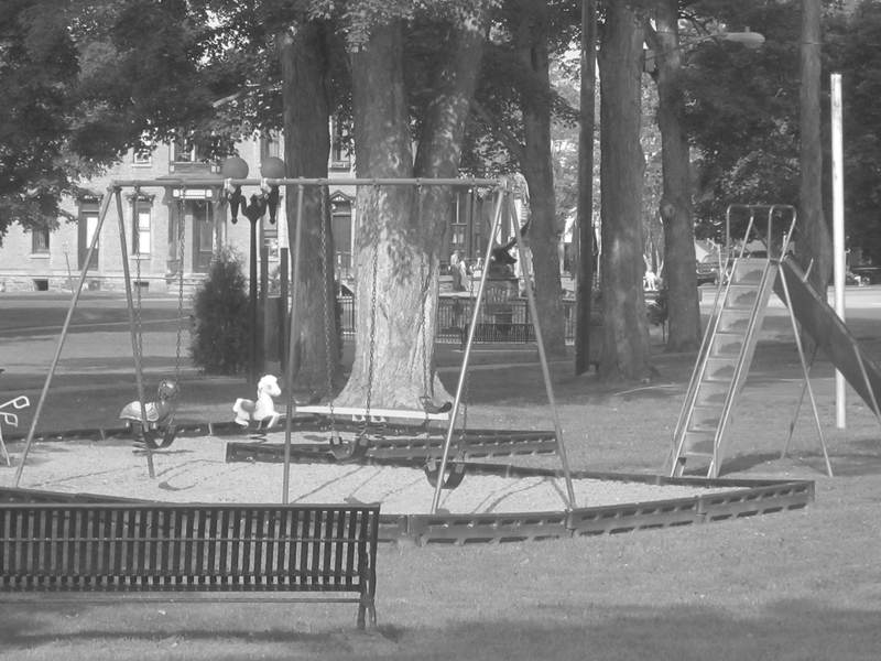 Angelica, NY: Playground in middle of circle