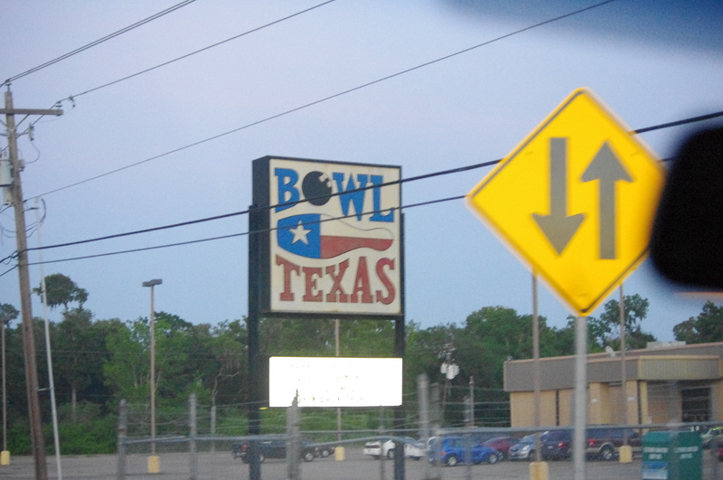 Lake Jackson, TX: Bowling Alley sign