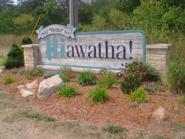 Hiawatha, IA: Welcome Sign - Hiawatha - IA