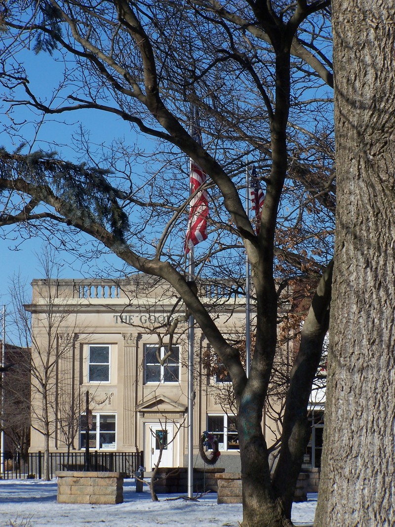 Rushville, IL : Across the square is The Good Book photo, picture