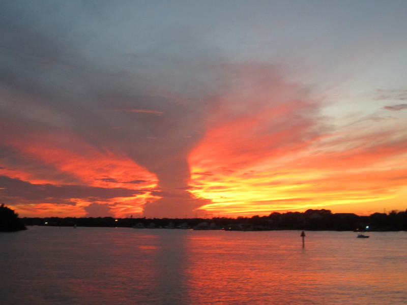 Edgewater, FL: Sunset On the Water
