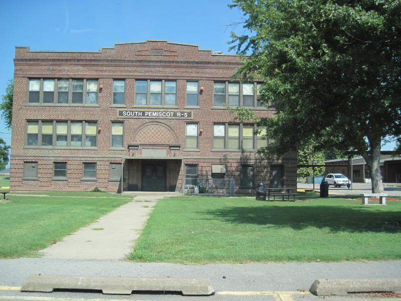 Steele, MO: Old Steele High School.