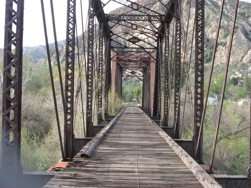 Piru, CA: bridges of Piru
