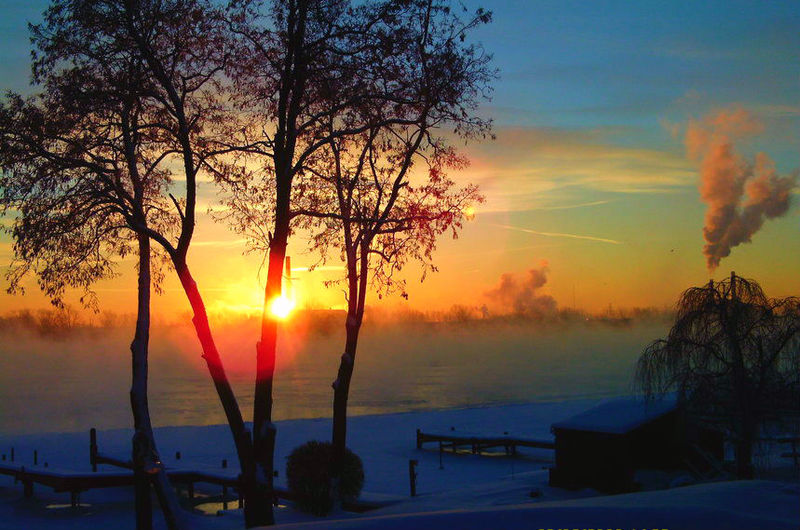 Grand Island, NY: Sunrise on the Niagara River - Grand Island NY