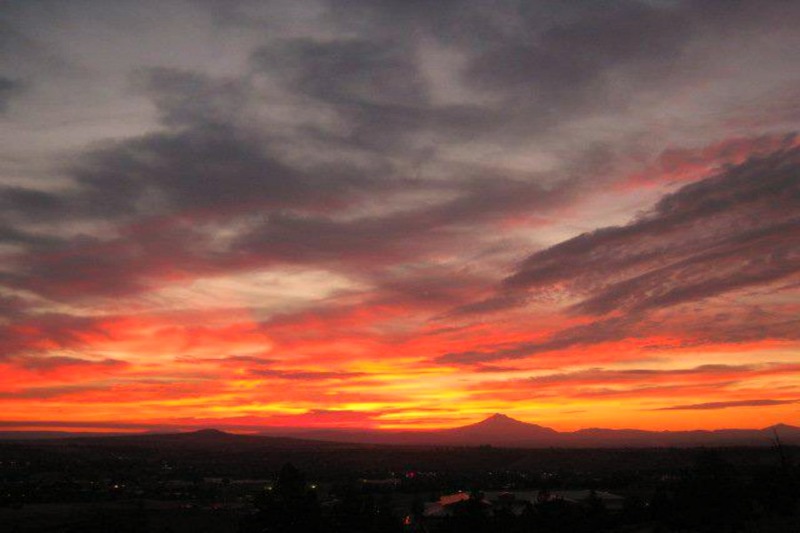 Madras, OR: Sunset View of Madras Oregon