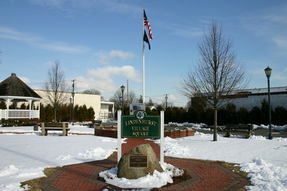 Lindenhurst, NY: Winter in Lindenhurst, New York