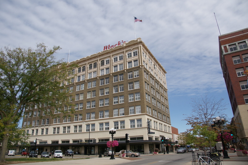 Waterloo, IA: Black's Building on Corner of E. 4th Street and Sycamore Street - Commercial Office Building and Carrier Hotel