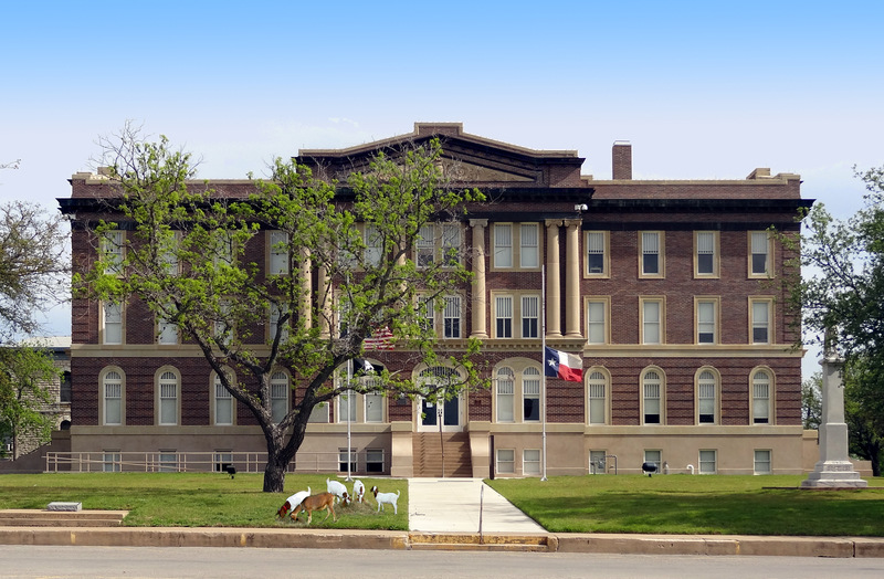 Goldthwaite, Tx : Mills County Courthouse In Goldthwaite, Texas Photo 