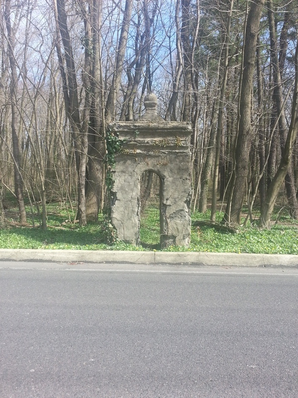 Doylestown, PA: Fonthill Grounds - Old Archway