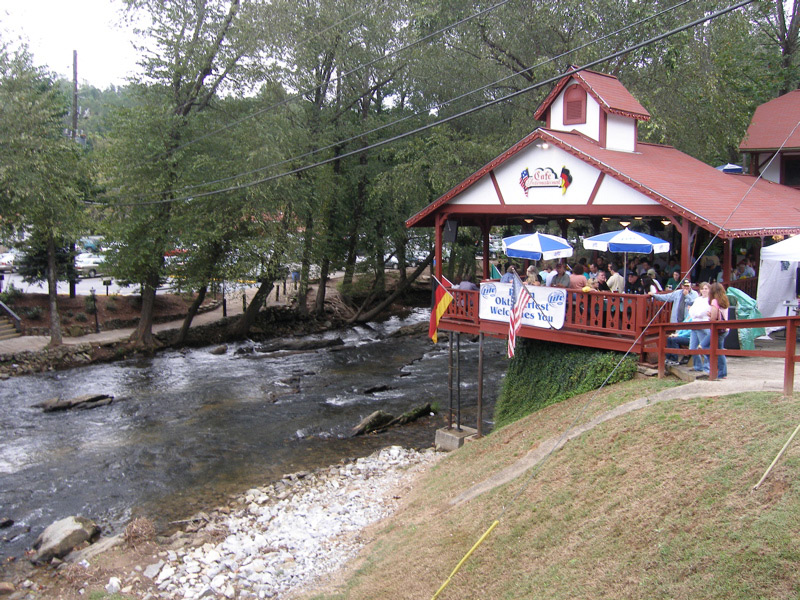 Helen, GA: Restaurant on the Chattahoochee River, Helen GA