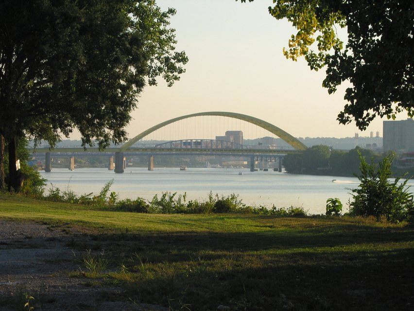 Bellevue, KY : From Bellevue Beach Park looking toward Cincinnati, OH