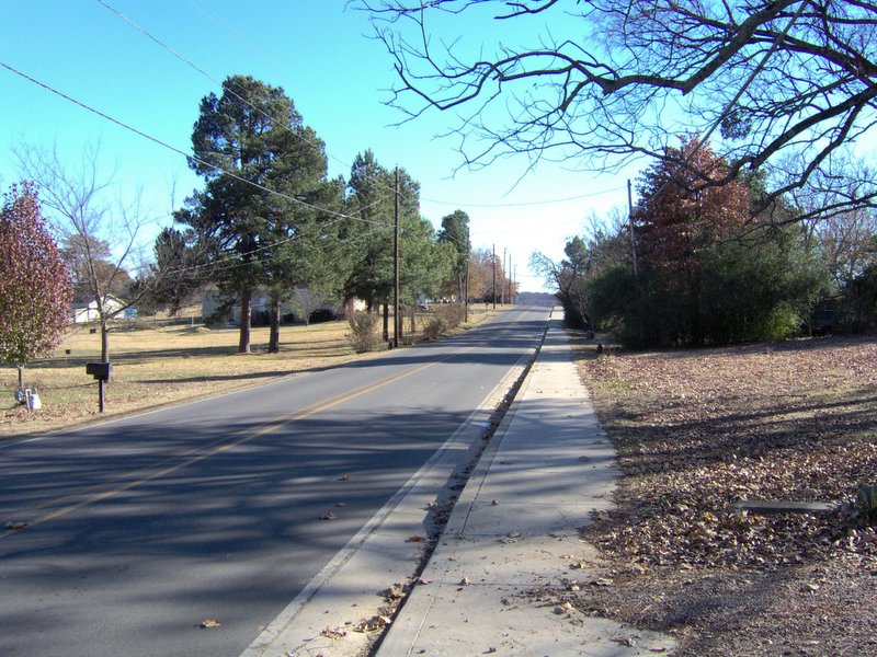 Greenwood, AR: Main Street North of High School
