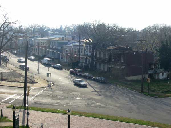Richmond, VA : Turn of the century houses in one of the old neighborhoods.