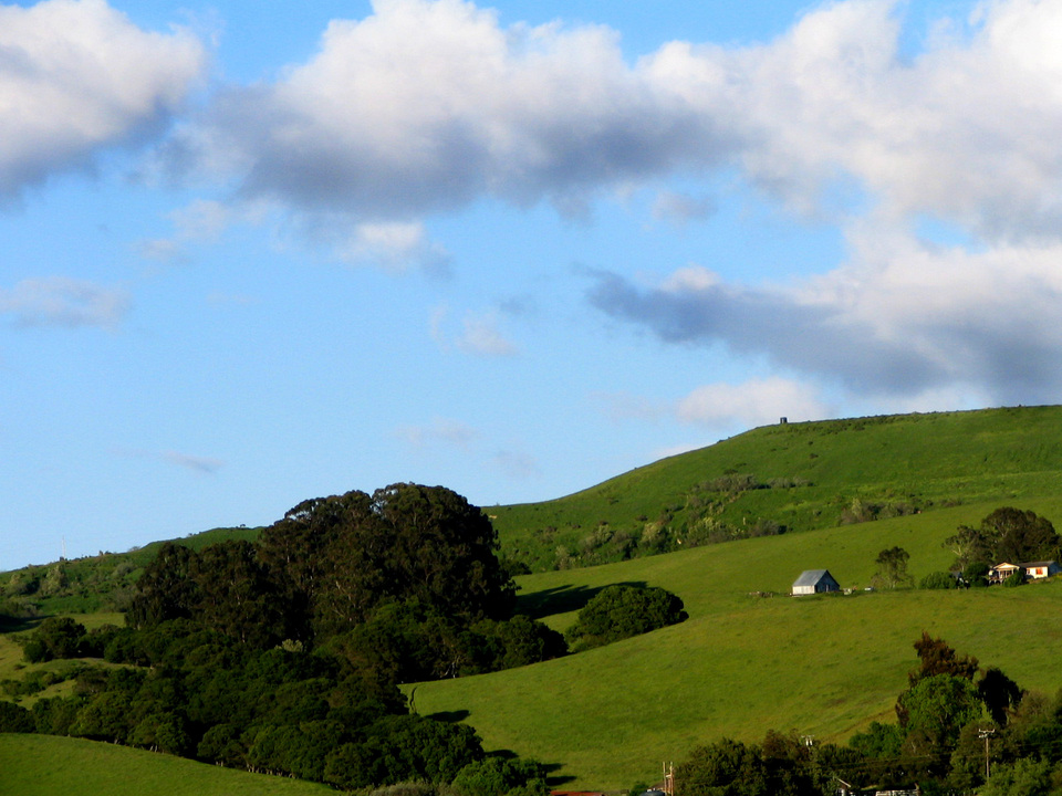 Aromas, CA: Aromas Hillside View - East to Farmhous