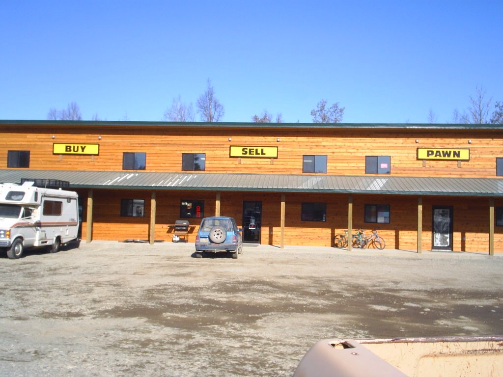 Meadow Lakes, AK: Rainbow Pawn Building