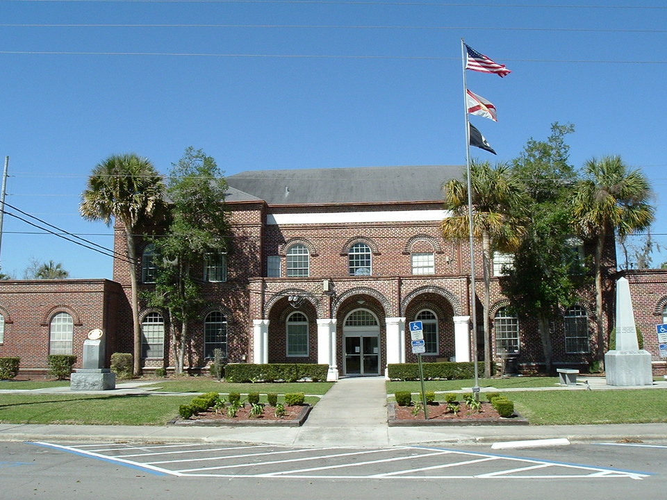 Trenton, FL : Gilchrist County Courthouse photo, picture, image