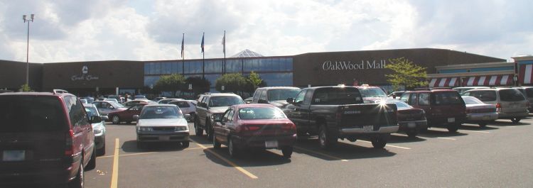 Eau Claire, WI : Oakwood Mall