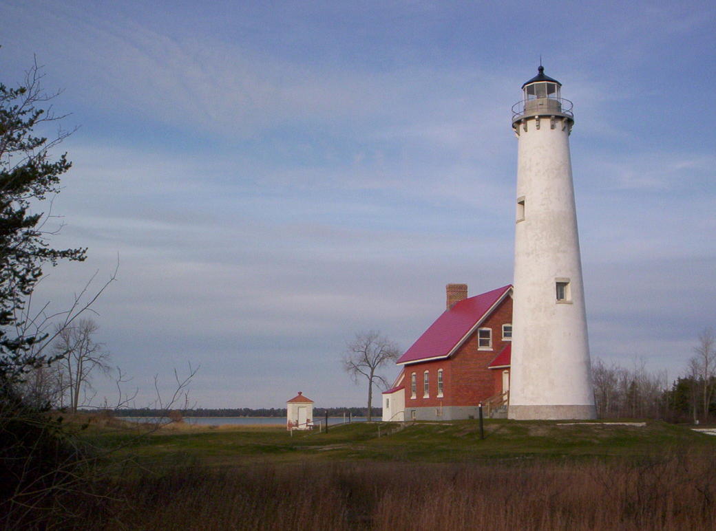 East Tawas, MI: Tawas Pt. lighthouse off to right view