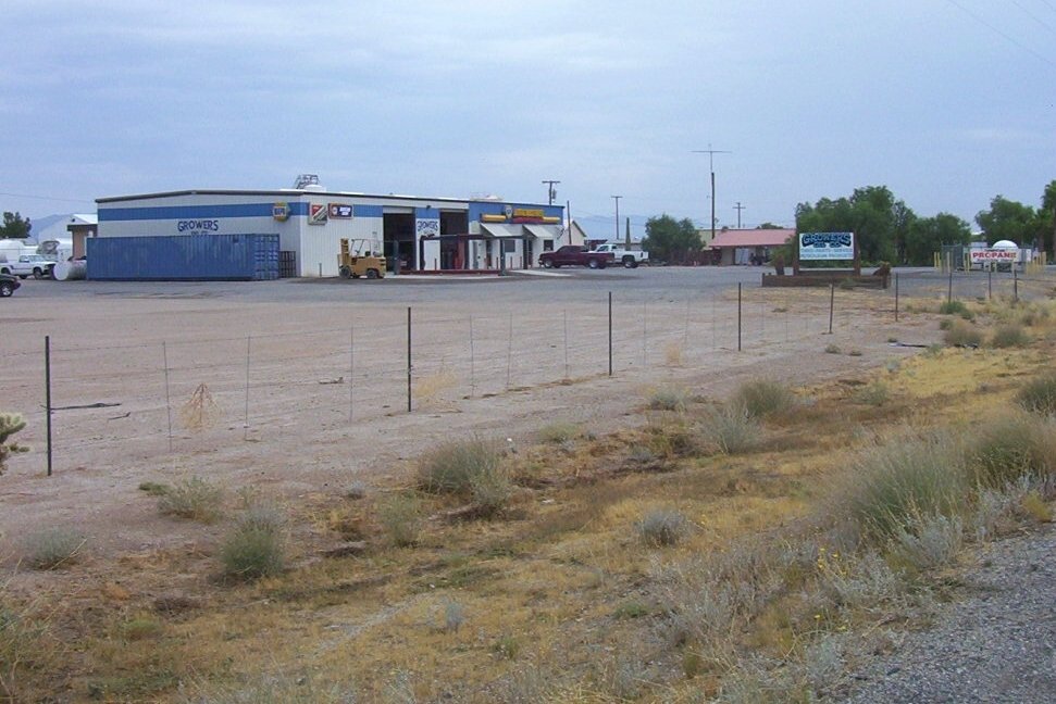 Salome, AZ "Growers Oil" (Auto Repair) photo, picture, image (Arizona