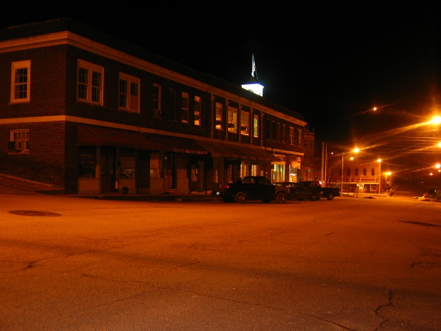 Gainesboro, TN: Main Street at night