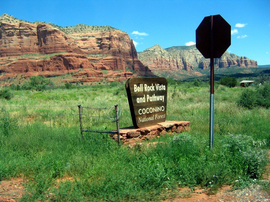Sedona, AZ: A STOP FOR THE WALKING AND HIKING