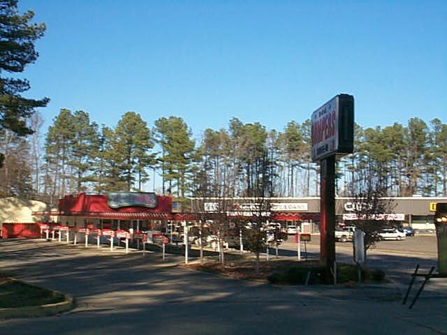 Louisville, MS : Bumpers Drive In     Louisville, MS