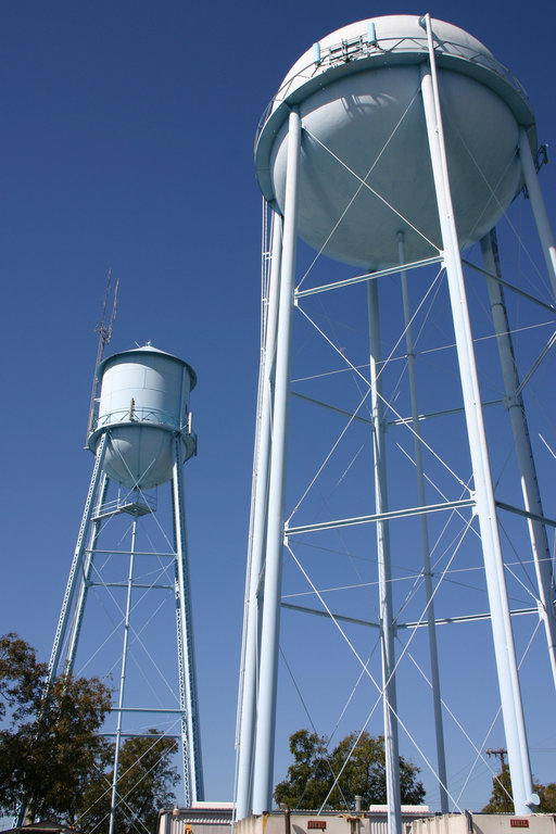 Alamo Heights, TX: Alamo Heights water towers