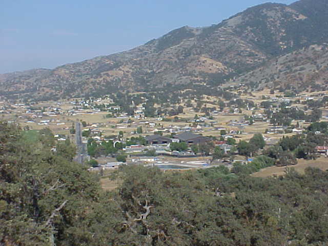 Stallion Springs, CA : Over Looking the Valley