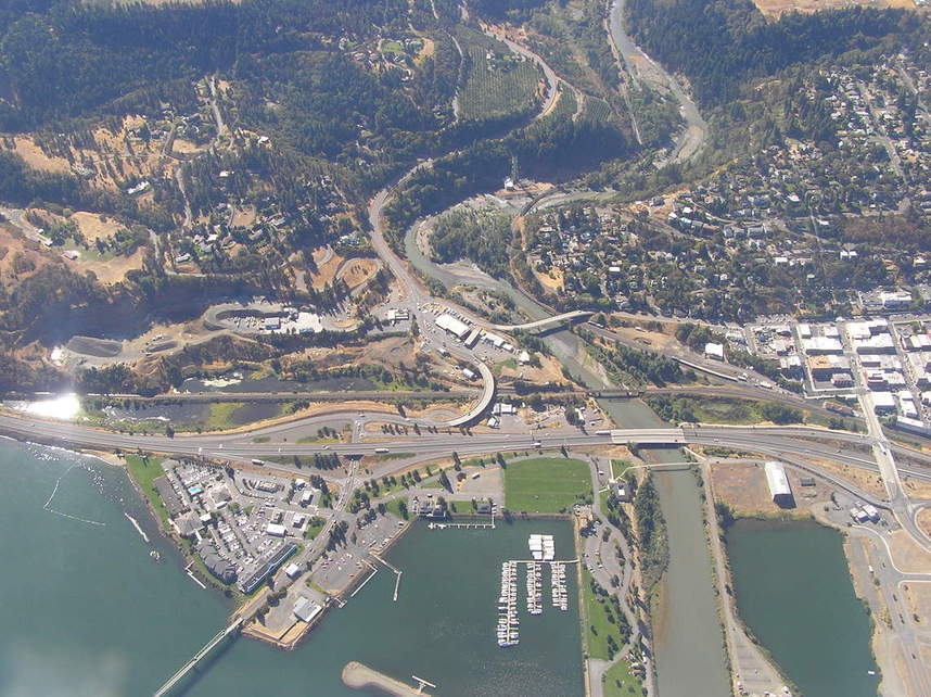 Hood River, OR: aerial view