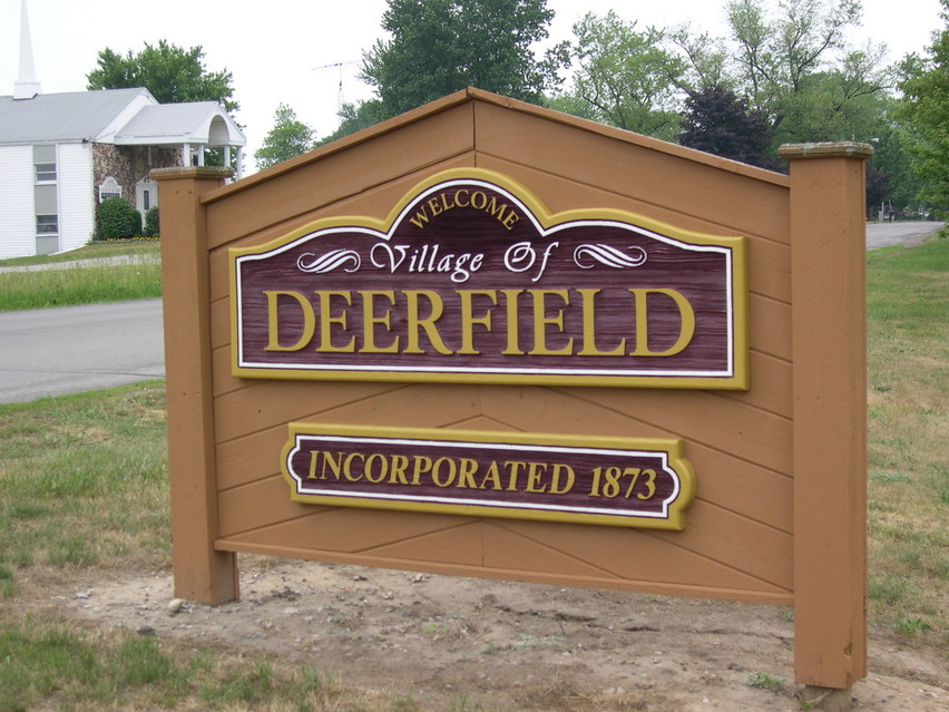 Deerfield, MI: Entrance to deefield