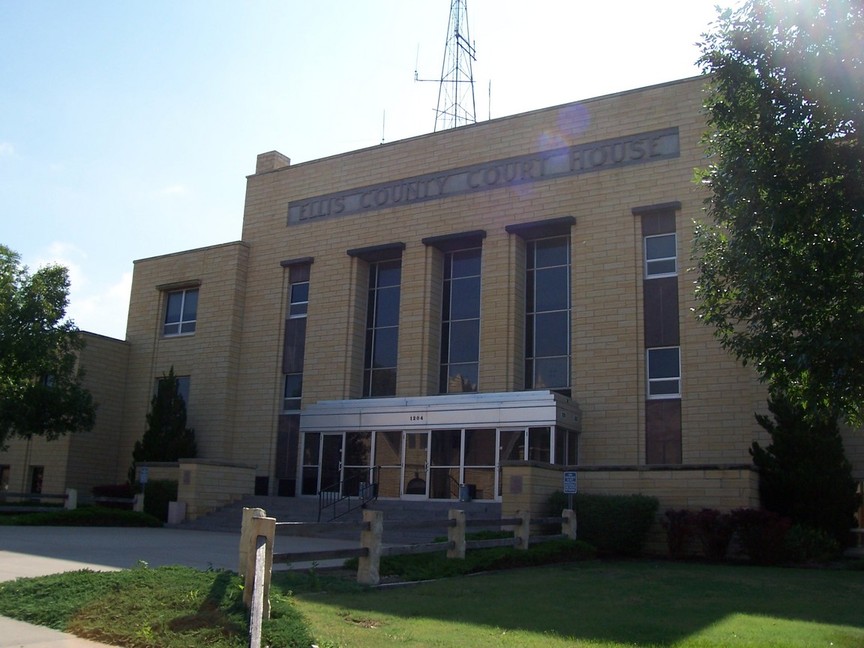 Hays, KS: Ellis County Courthouse