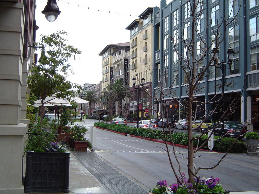 San Jose, CA : Santana Row