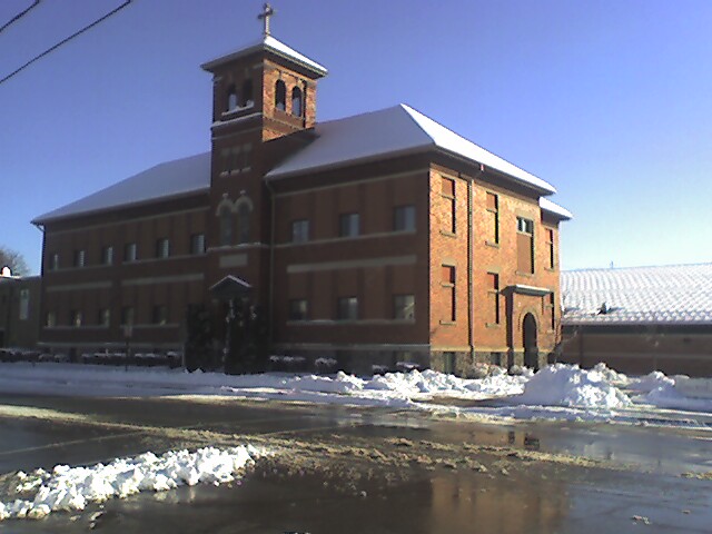 Mount Pleasant, MI: Old part of Sacred Heart Academy highschool building. Downtown. (January 2006)