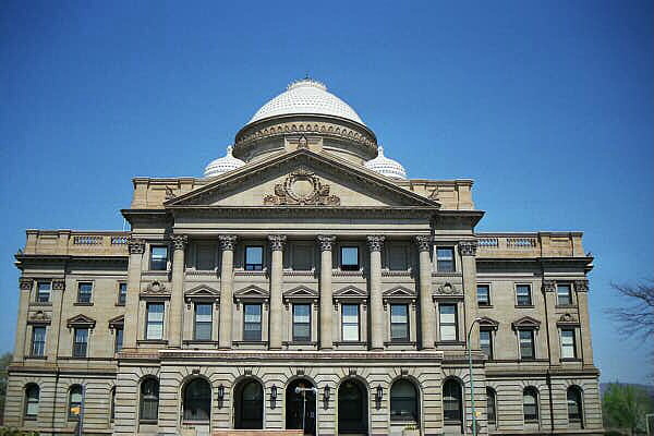 Wilkes-Barre, PA: court house in Wilkes Barre