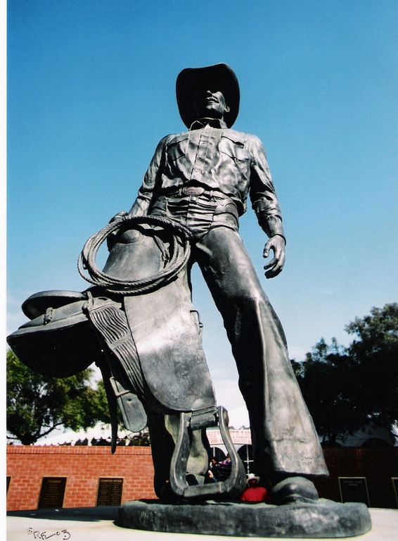 Salinas, CA : Cowboy Statue 