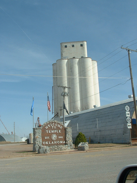 Temple, OK : Grain Elevators - Temple, OK